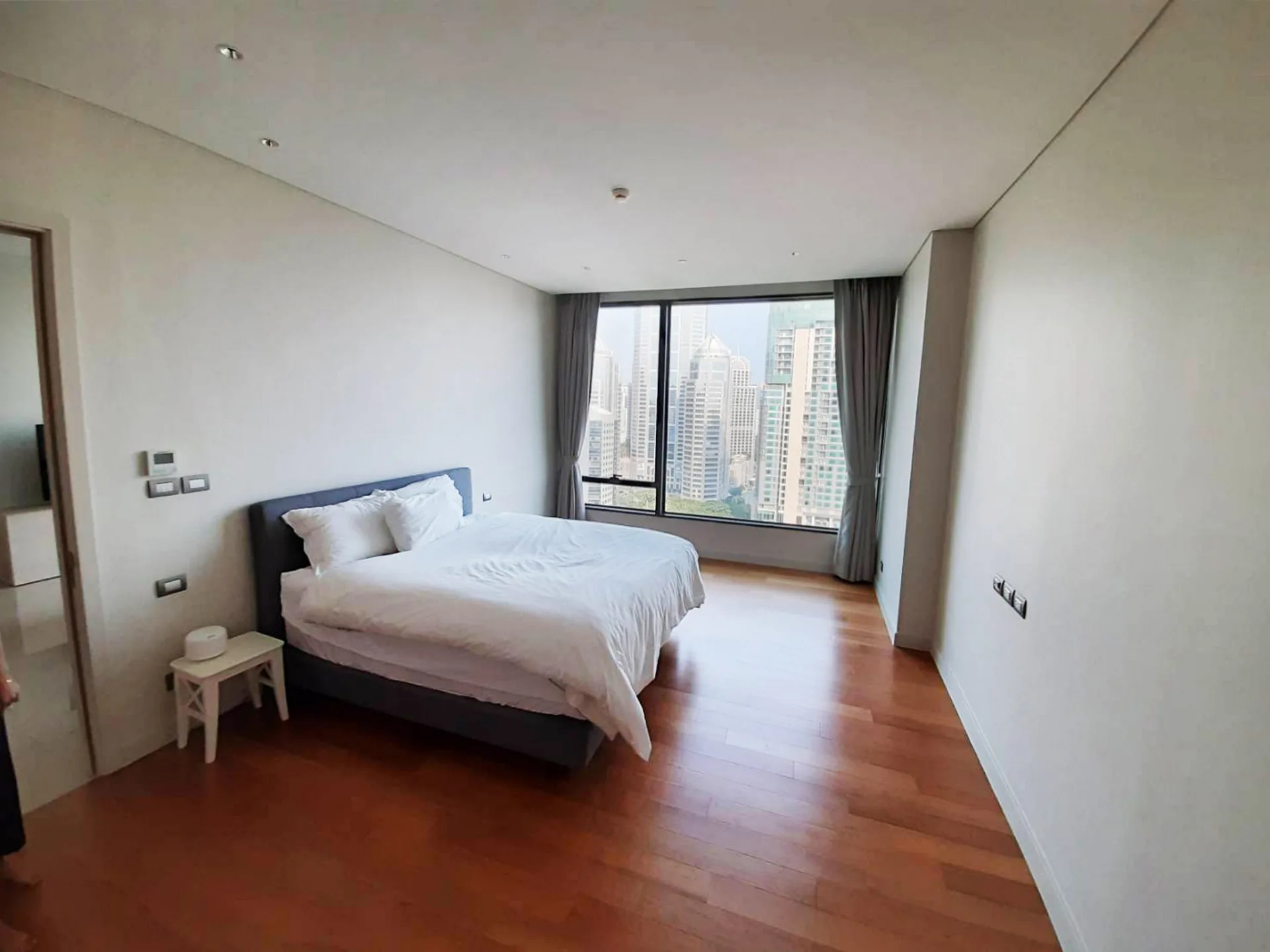 Property photos for Sindhorn Residence