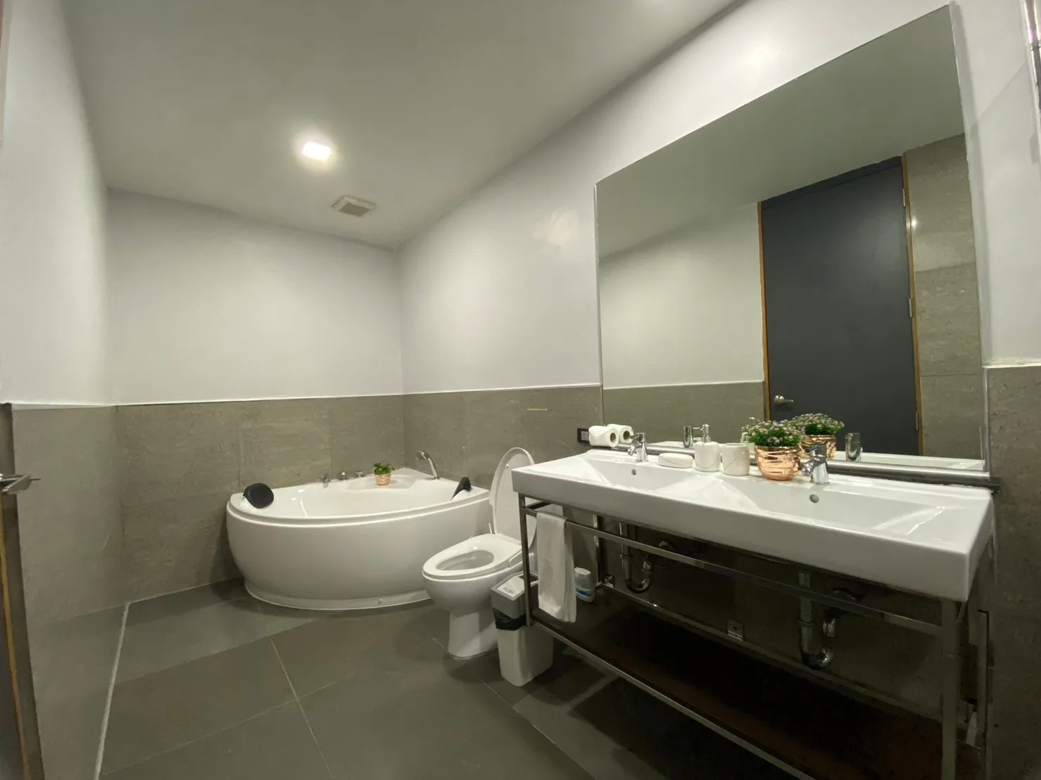 Property photos for Quad Sukhumvit 36 Serviced Apartment