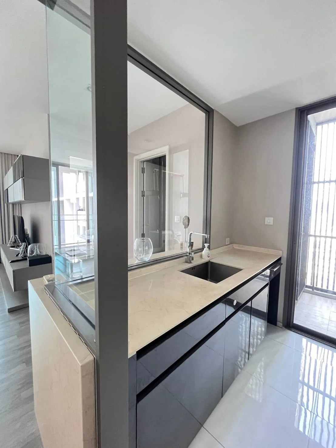 Property photos for The Room Sukhumvit 69