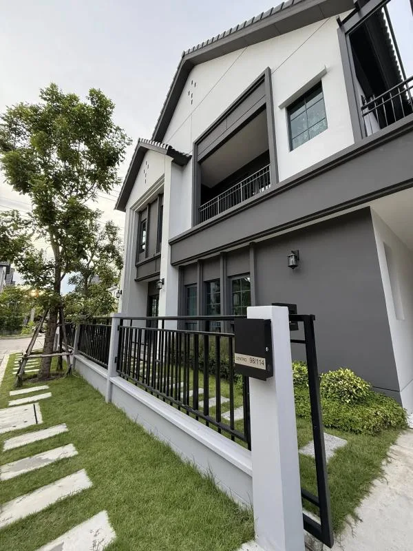 Property photos for Centro Bangna - Km.7