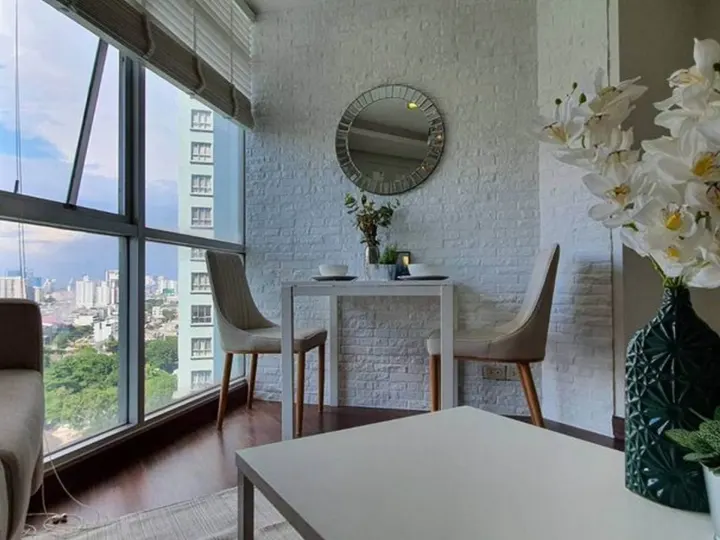Property photos for Lumpini Place Water Cliff