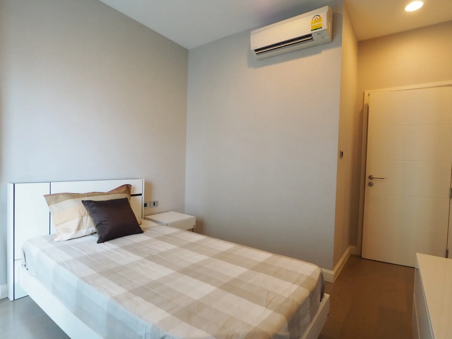 Property photos for The Crest Sukhumvit 34