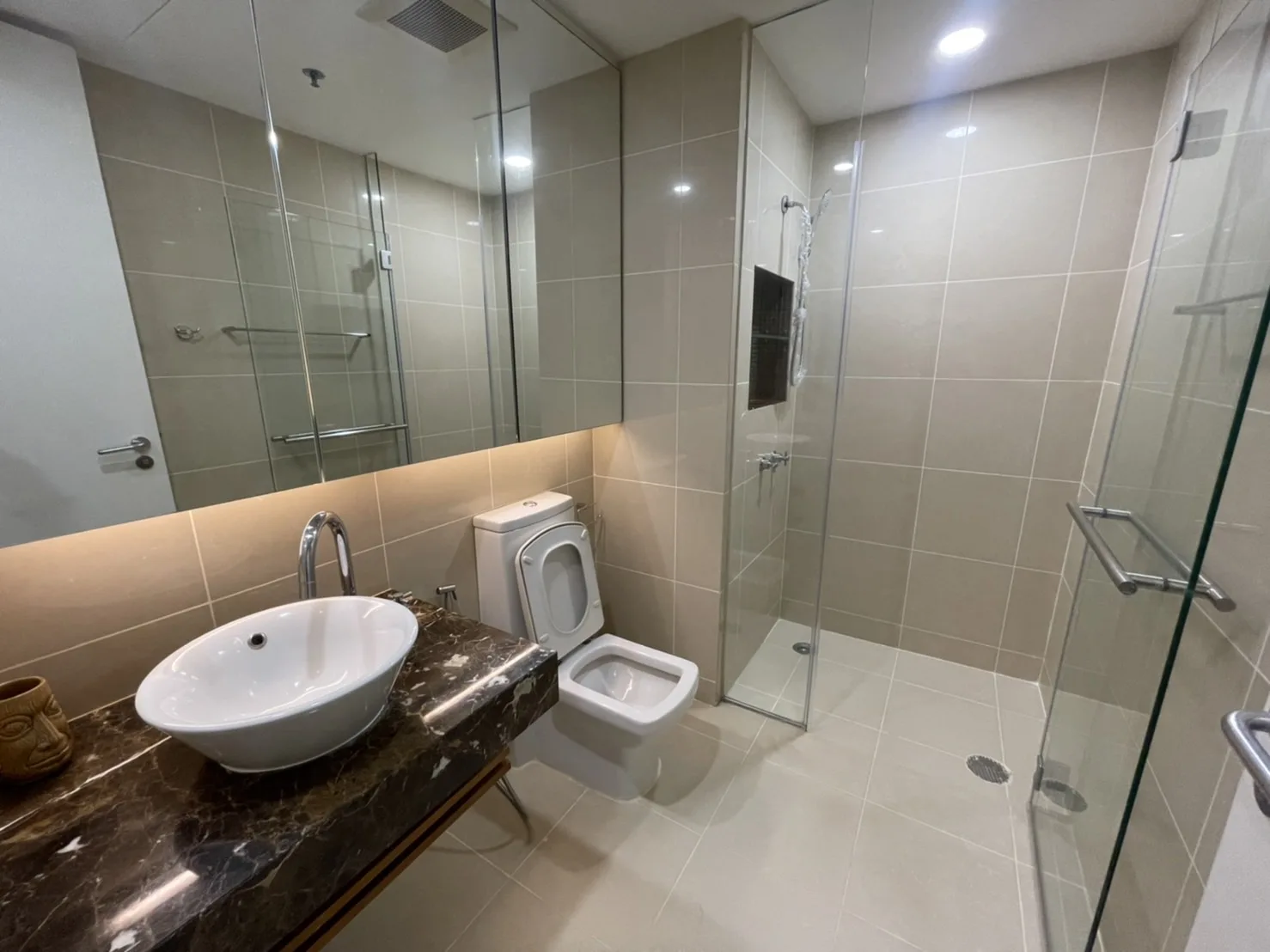 Property photos for The Legend Saladaeng