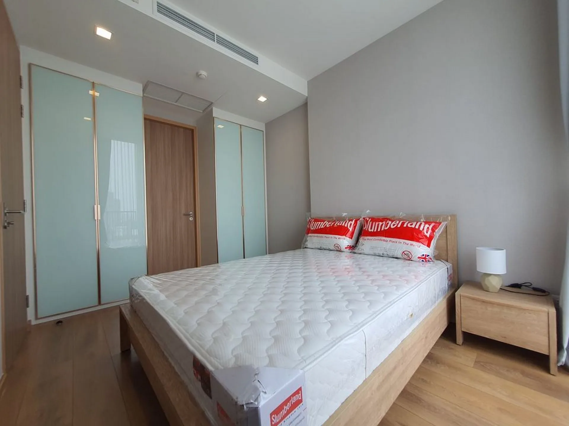 Property photos for Noble BE 33