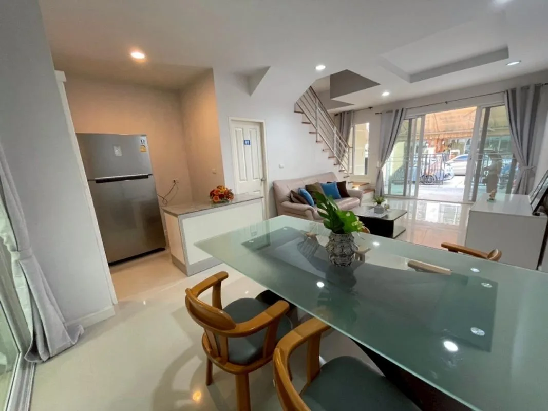 Property photos for Baan Klang Krung Sathon - Charoenrat