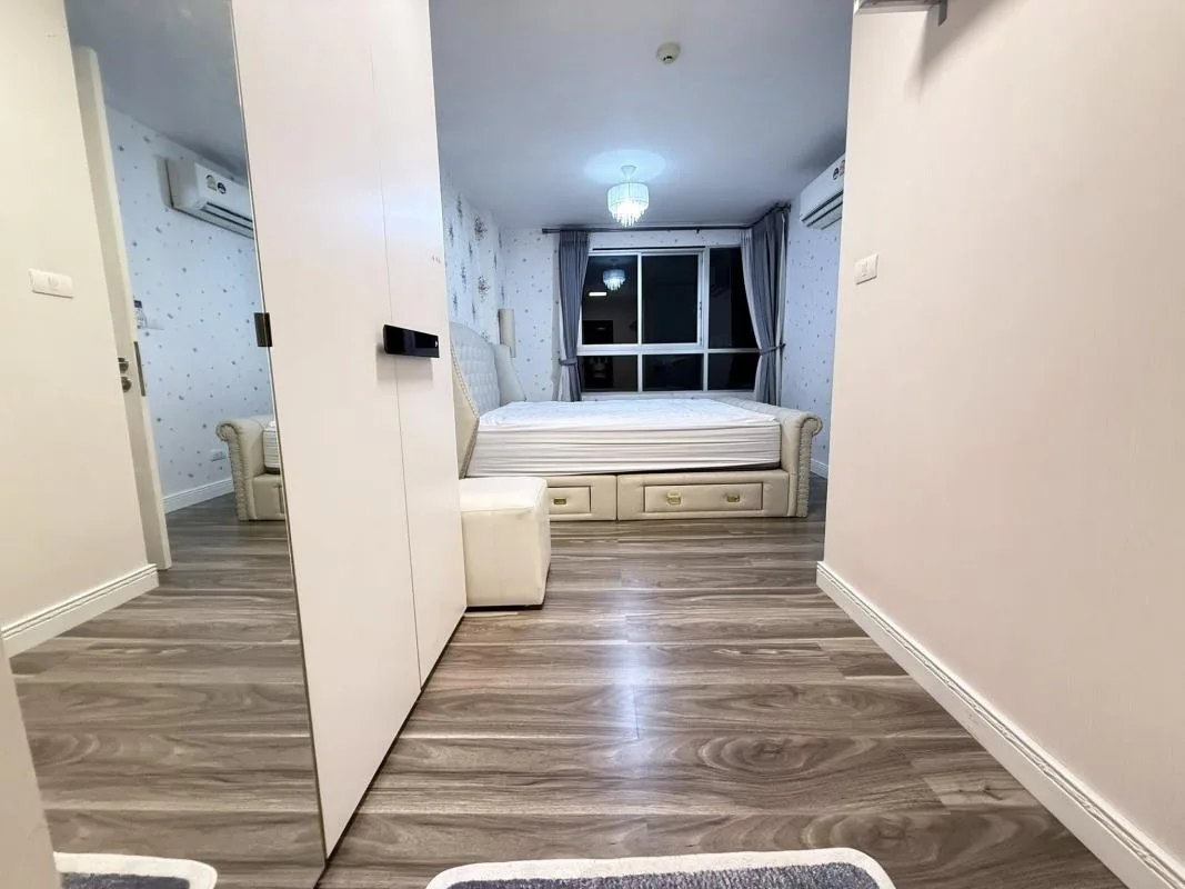 Property photos for The Clover Thonglor