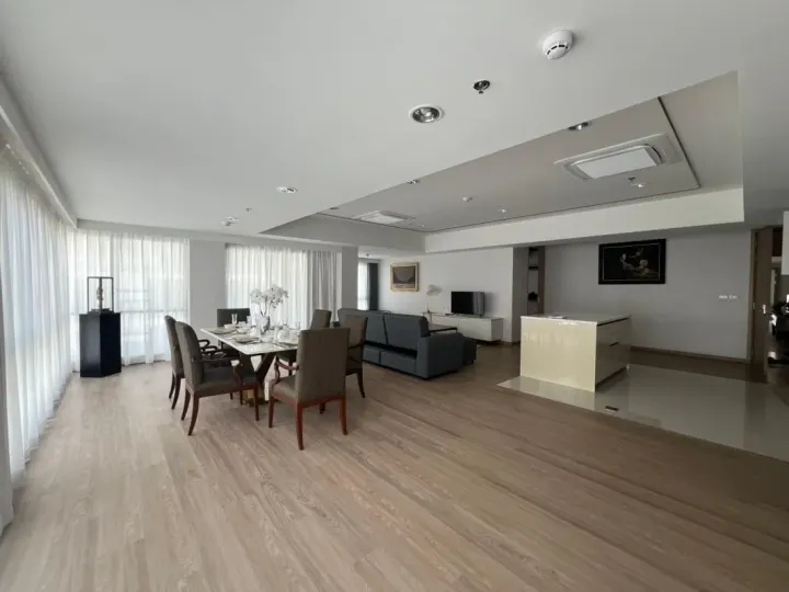 Property photos for Sathorn 111