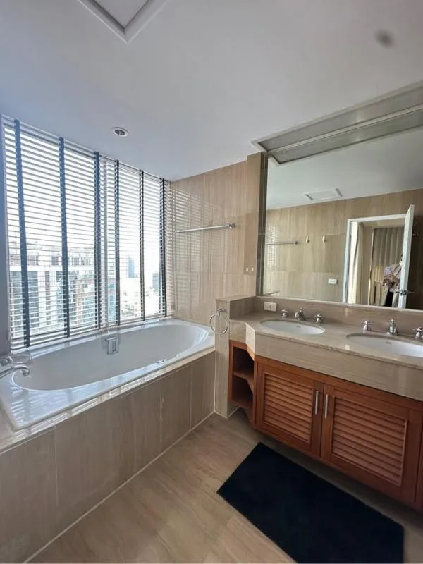 Property photos for Langsuan Ville