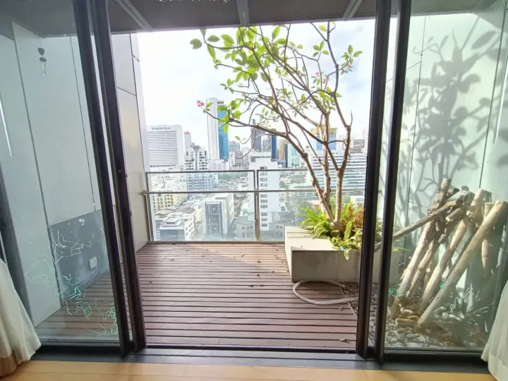 Property photos for The Met