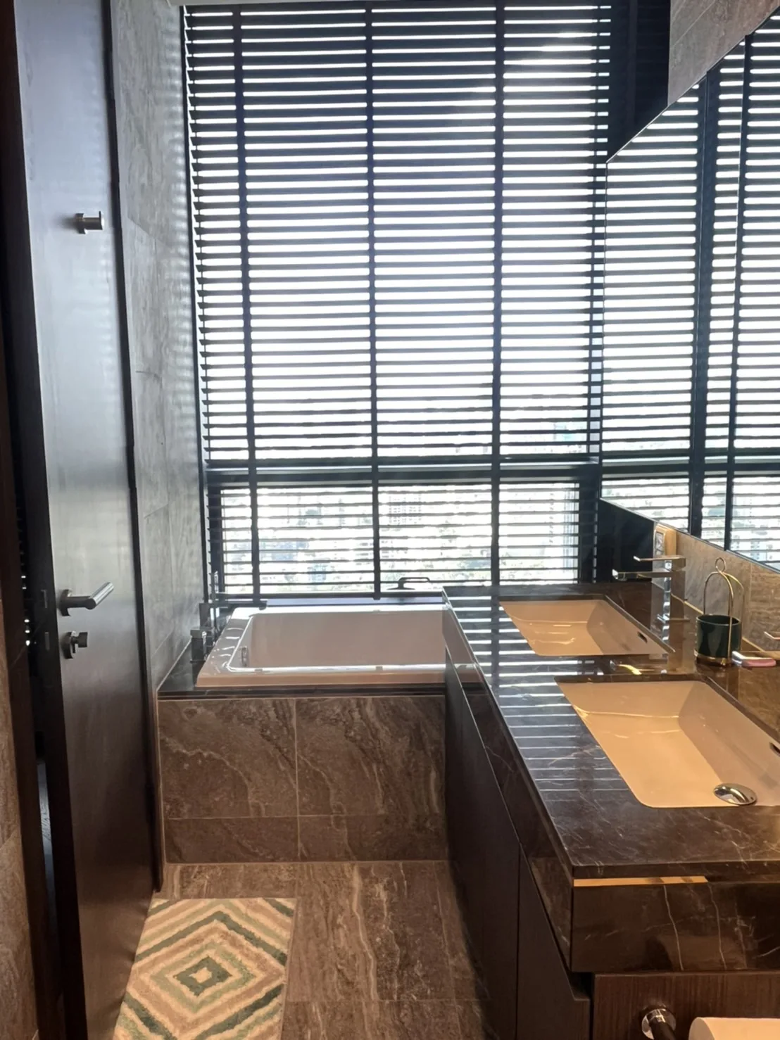 Property photos for The Esse Sukhumvit 36