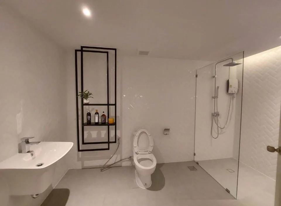 Property photos for State Tower