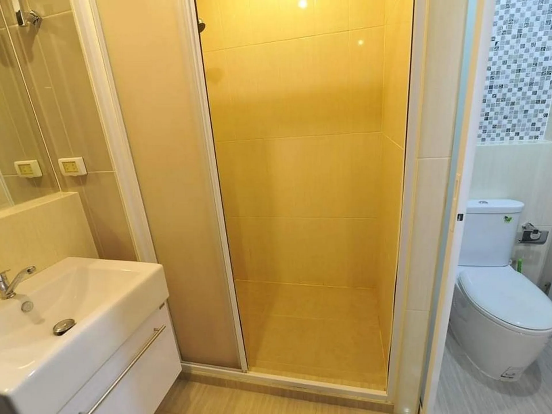 Property photos for Life Ratchadapisek