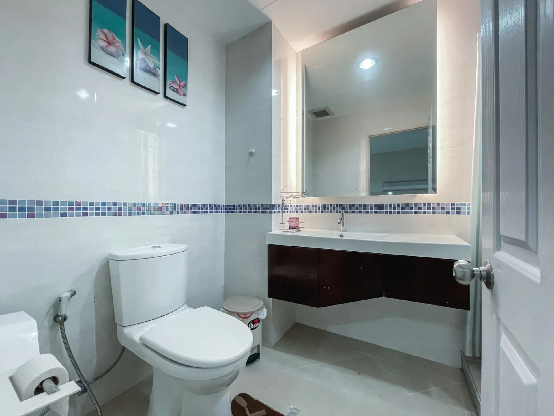 Property photos for Life @ Phahon - Ari