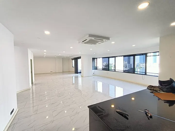 Property photos for Moon Tower