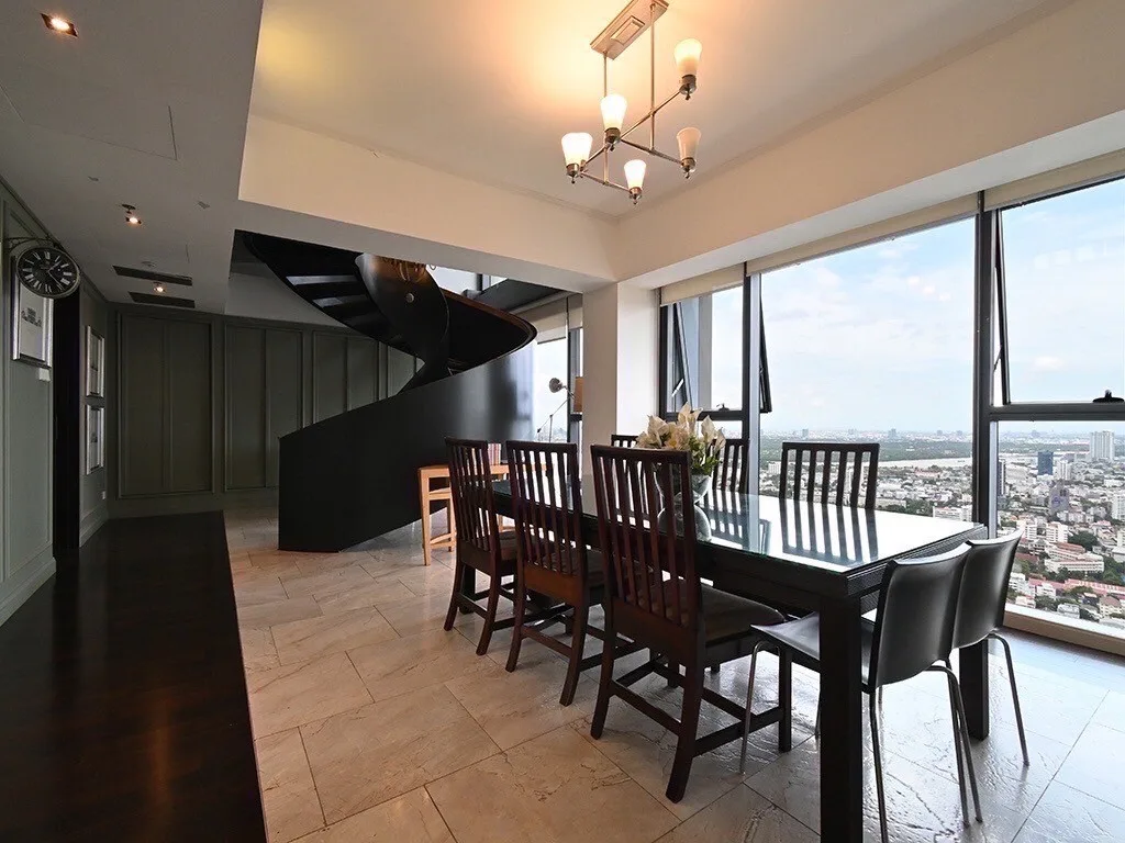 Property photos for The Met