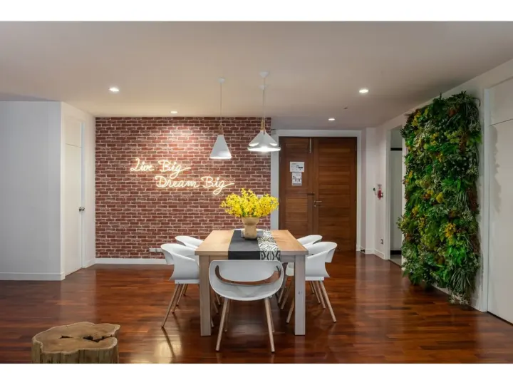 Property photos for Benviar Tonson Residence