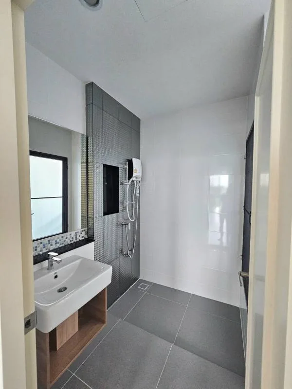 Property photos for Baan Klang Muang Rama 9