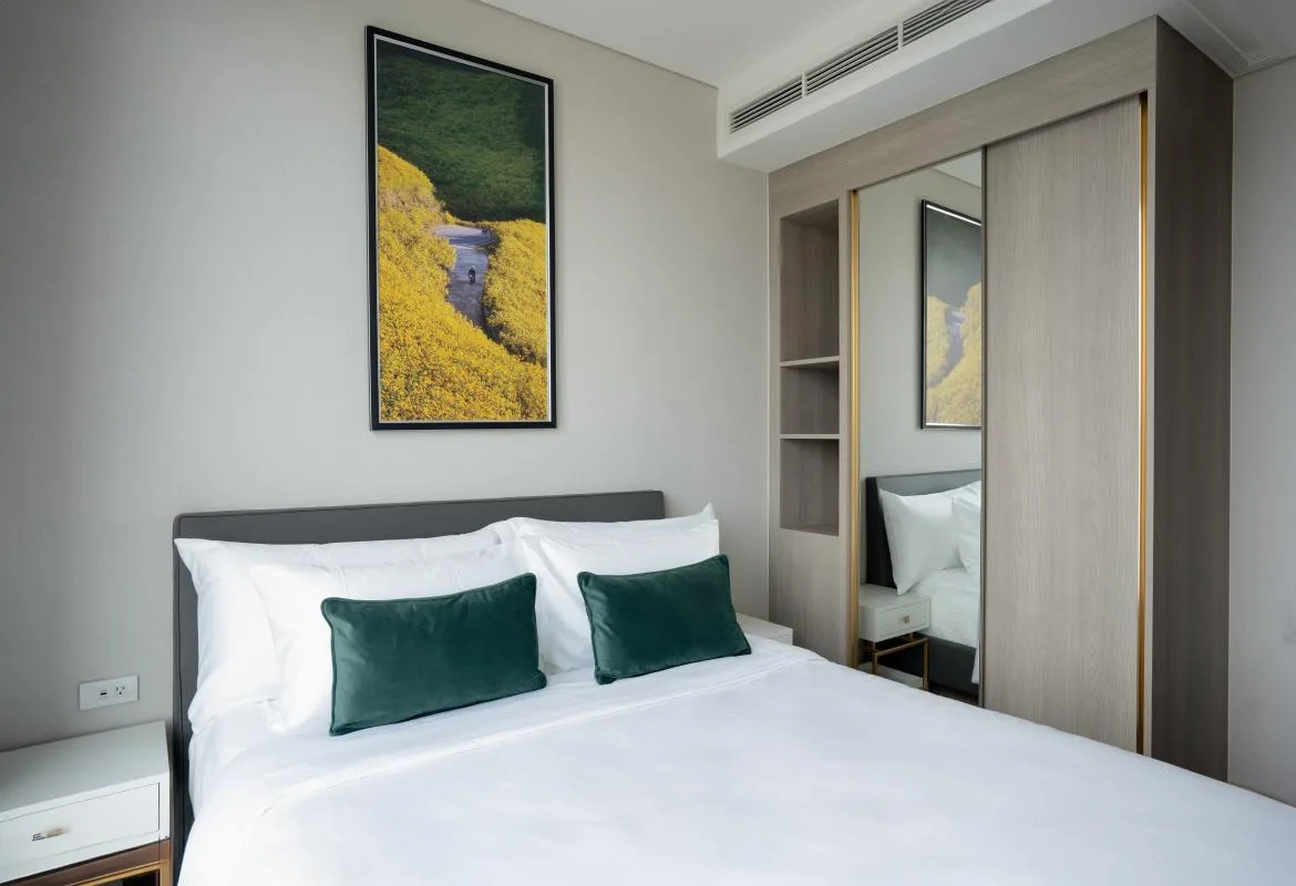 Property photos for Siamese Exclusive Queens