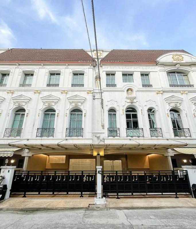 Property photos for Baan Klang Krung Grande Vienna Rama 3