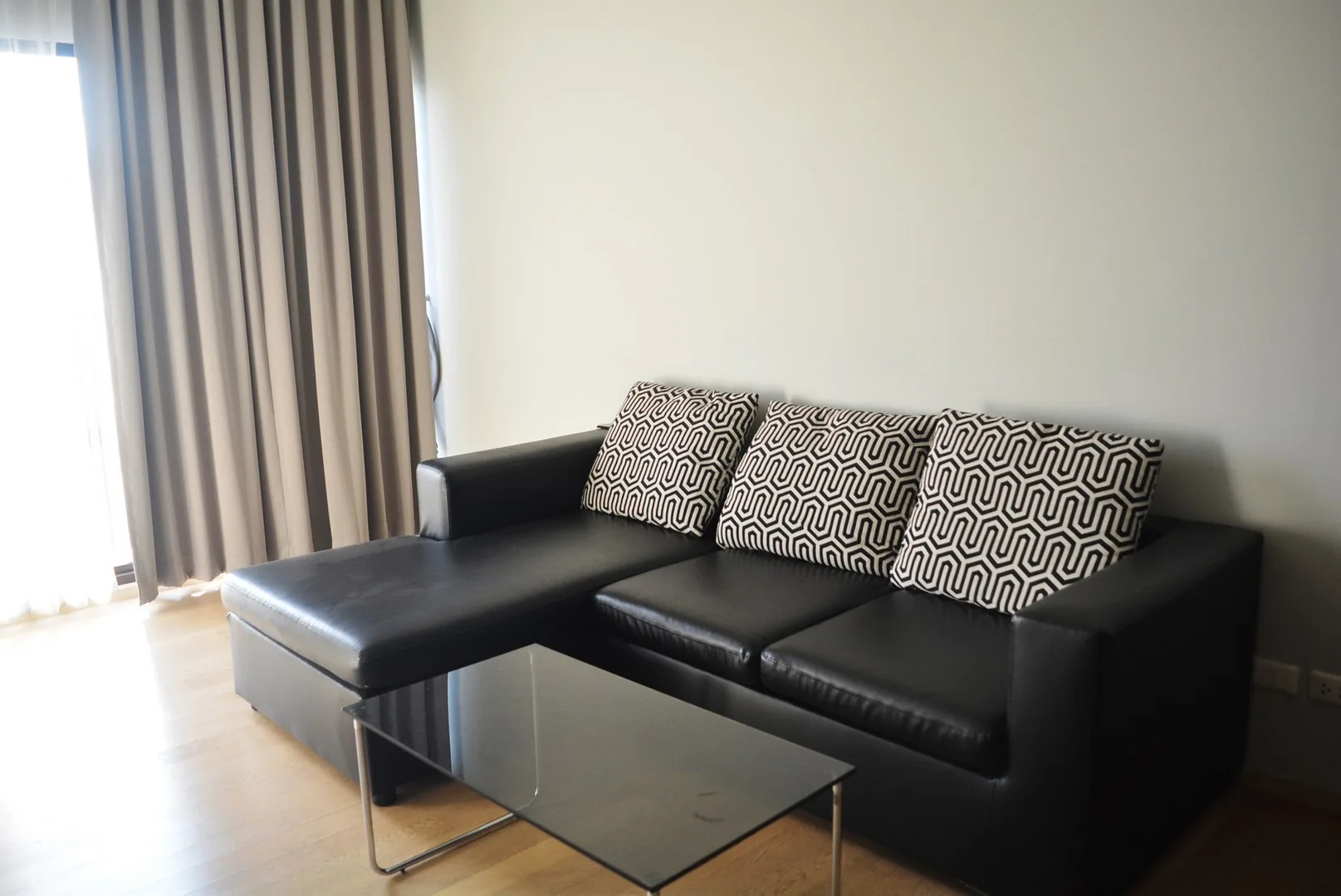 Property photos for Noble Refine