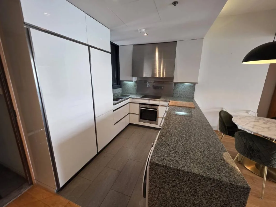 Property photos for The Met