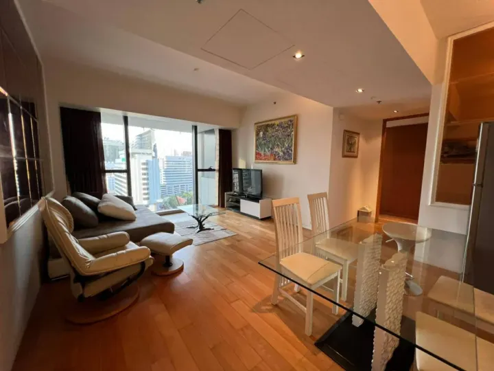 Property photos for The Met
