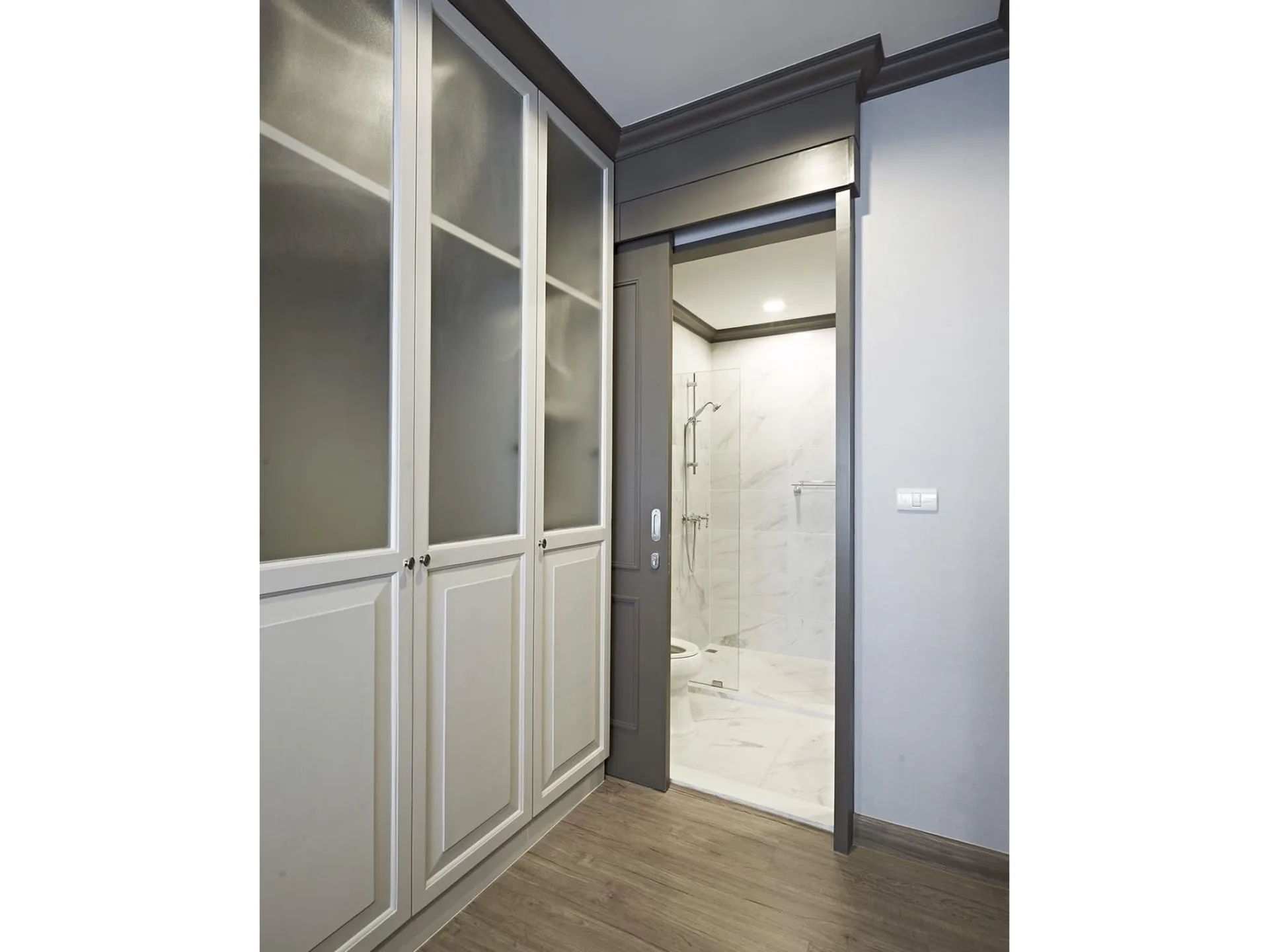 Property photos for The Reserve - Kasemsan 3