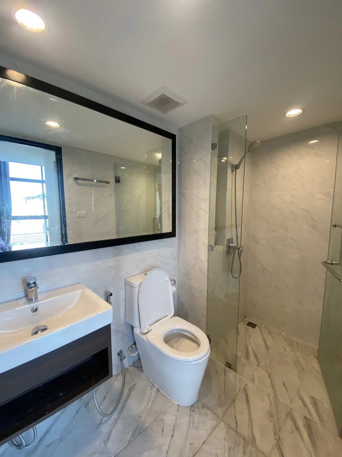 Property photos for Thames Residence