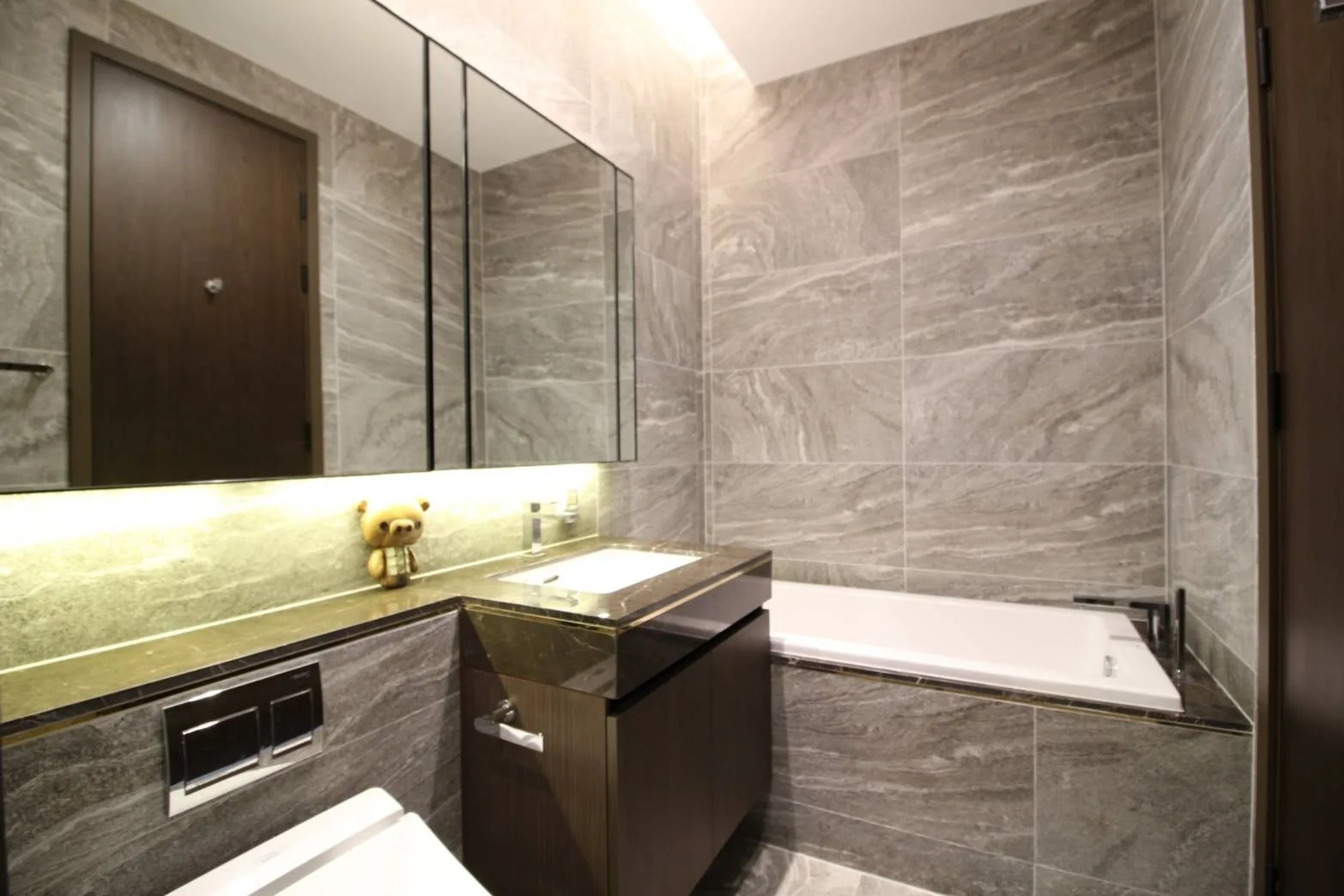 Property photos for The Esse Sukhumvit 36