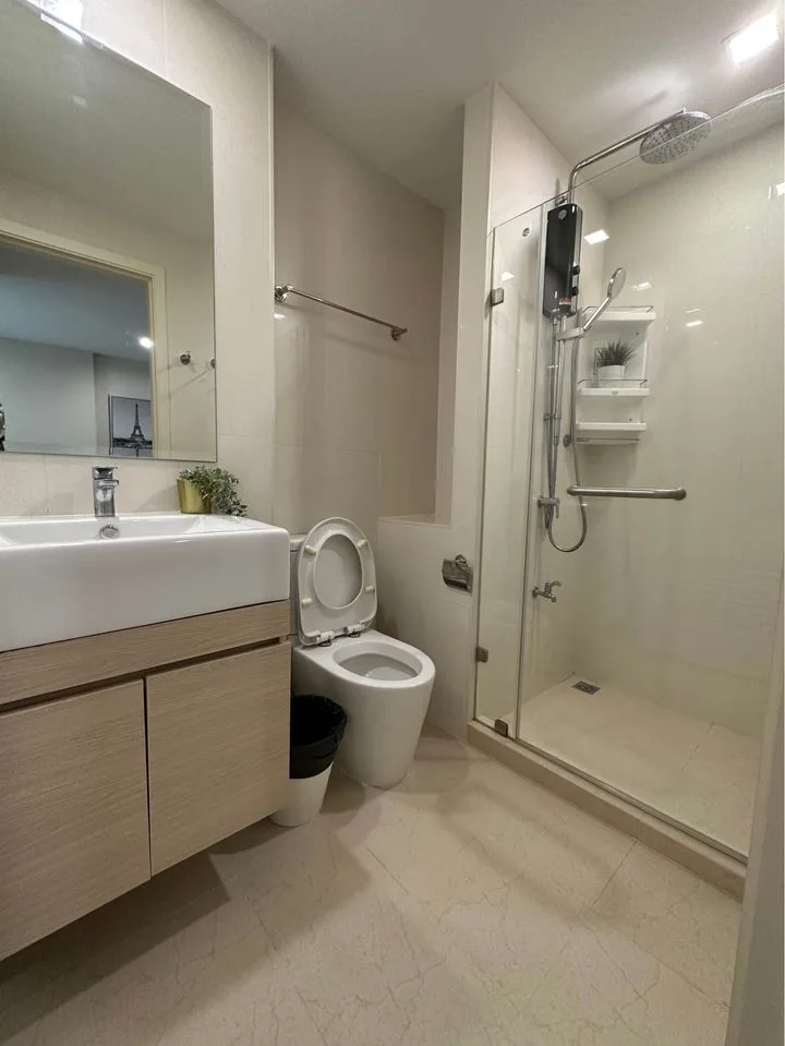 Property photos for Metro Luxe Rama 4