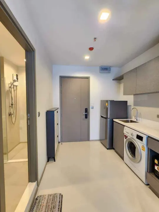 Property photos for Life Asoke Hype