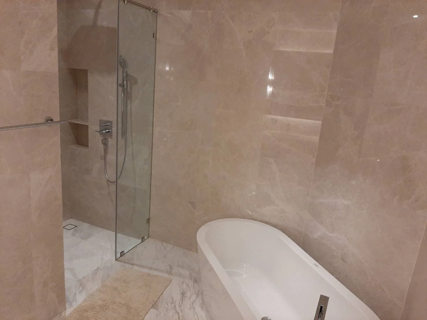 Property photos for Sindhorn Residence