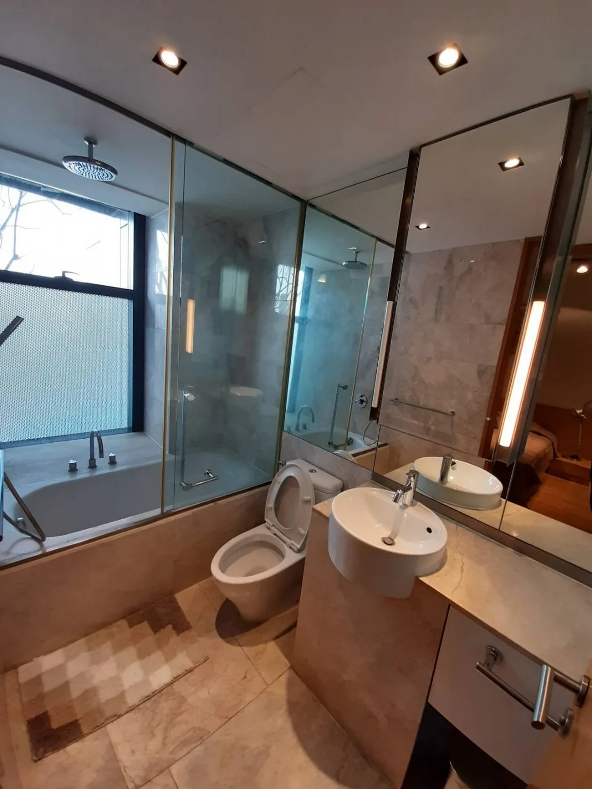 Property photos for The Met