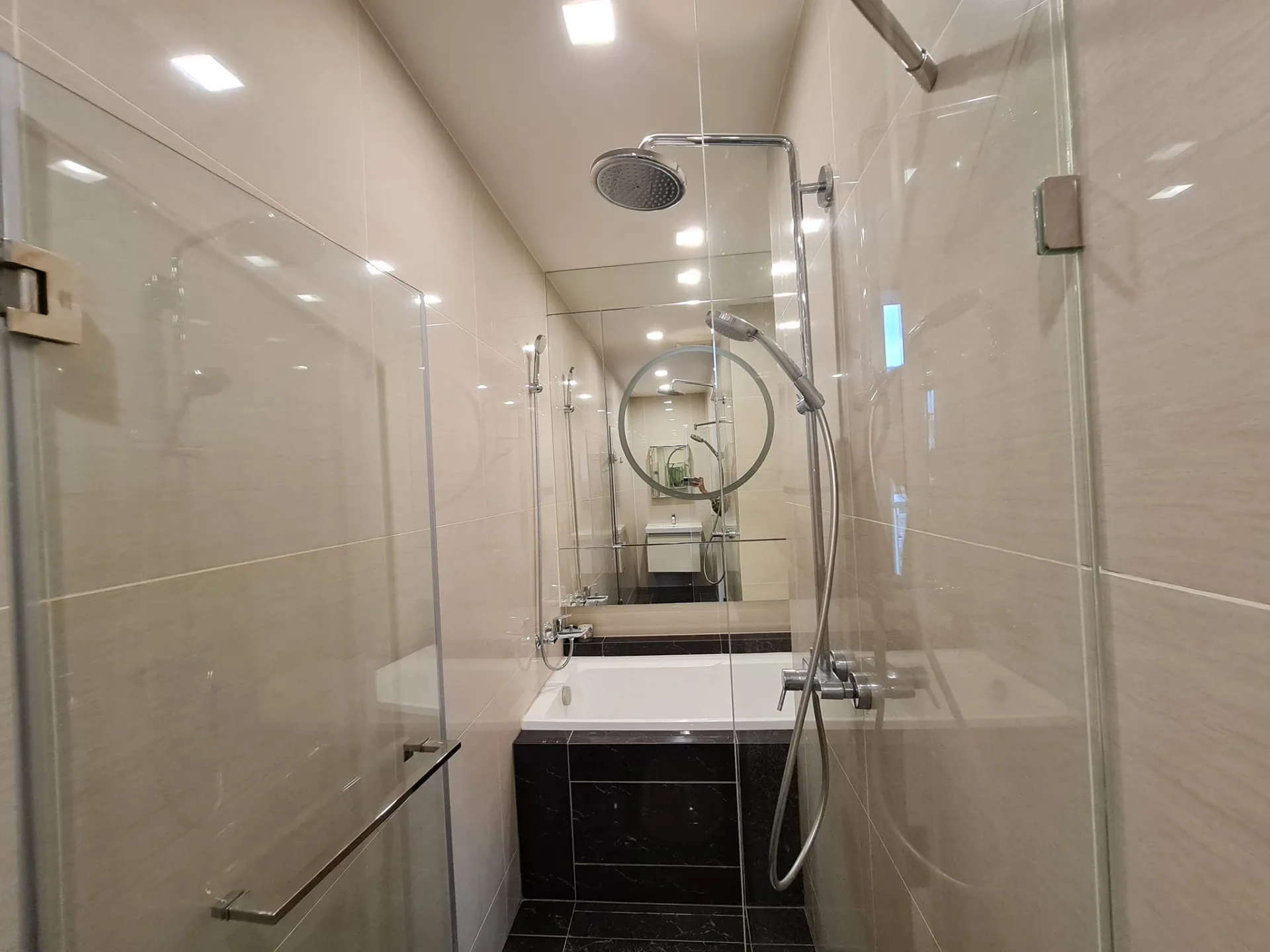 Property photos for Park Origin Phromphong