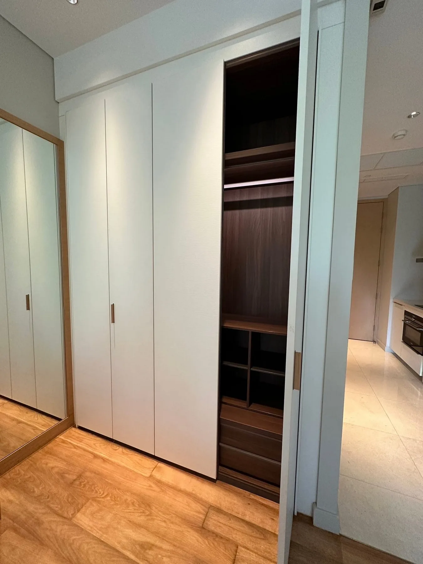 Property photos for Sindhorn Residence