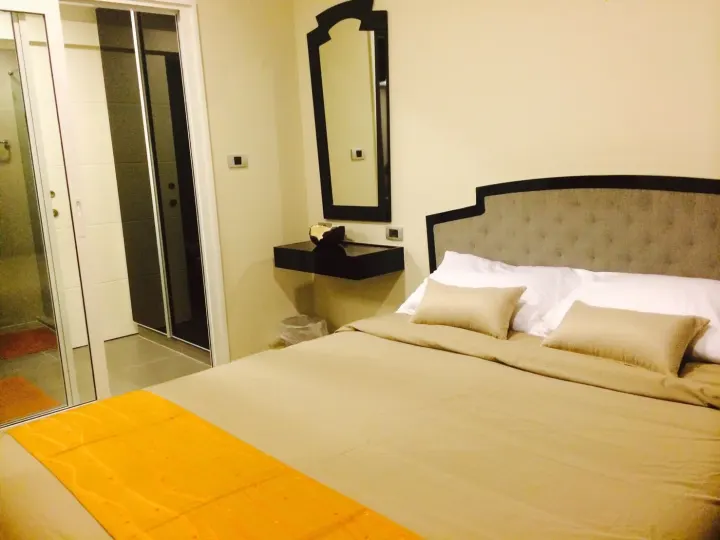 Property photos for The Crest Sukhumvit 34