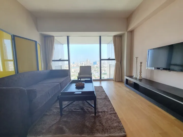 Property photos for The Met