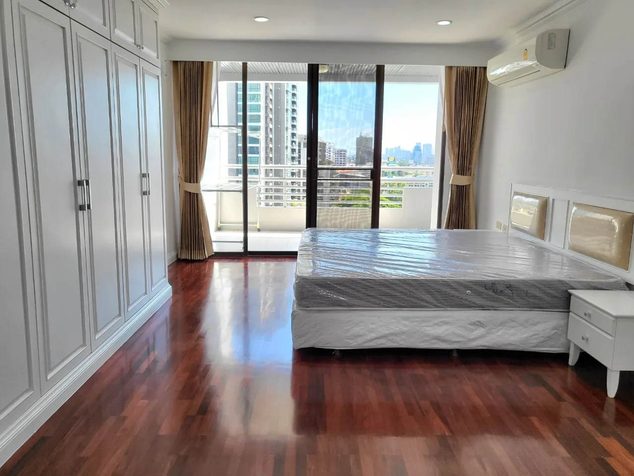 Property photos for Acadamia Grand Tower