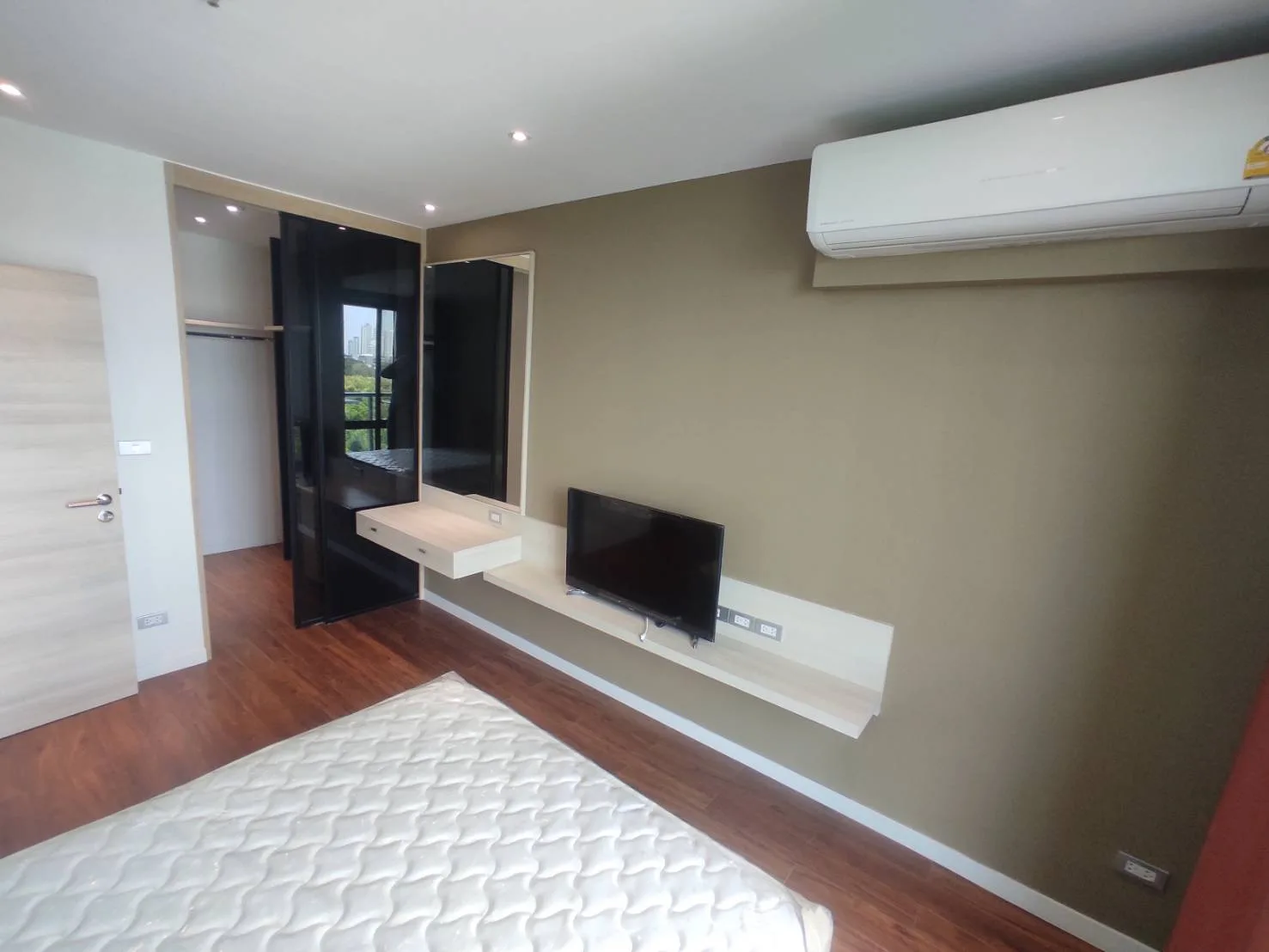 Property photos for Baan Santisuk Sukhumvit 38
