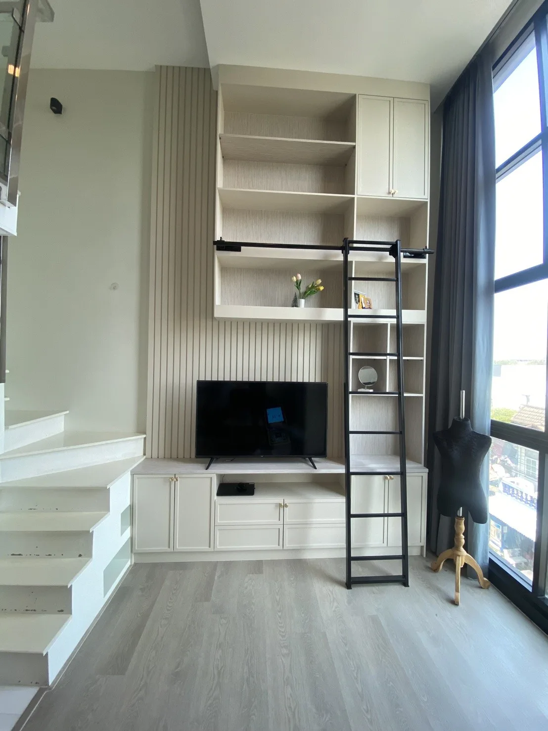 Property photos for Thames Residence