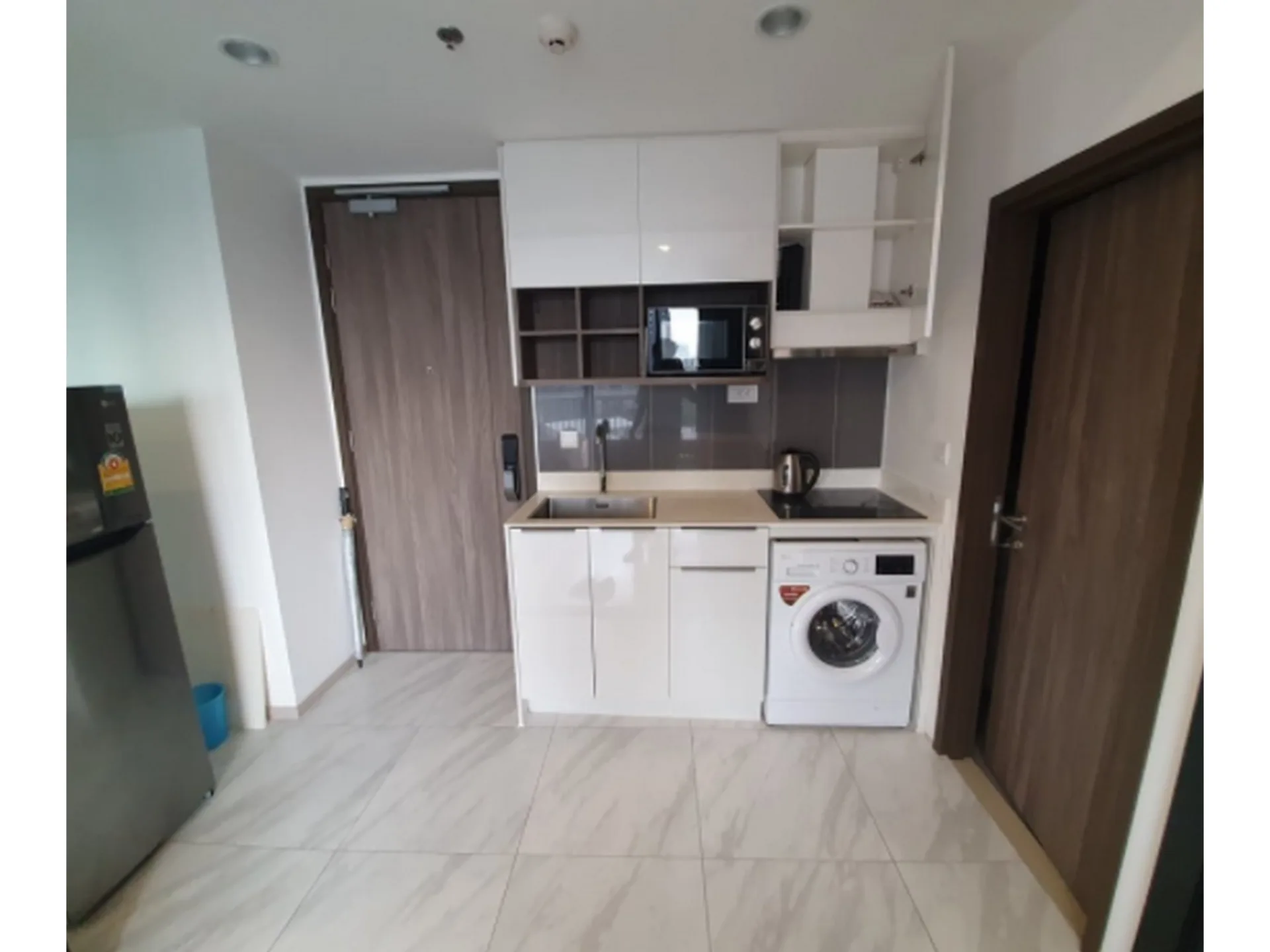 Property photos for Ideo Mobi Asoke