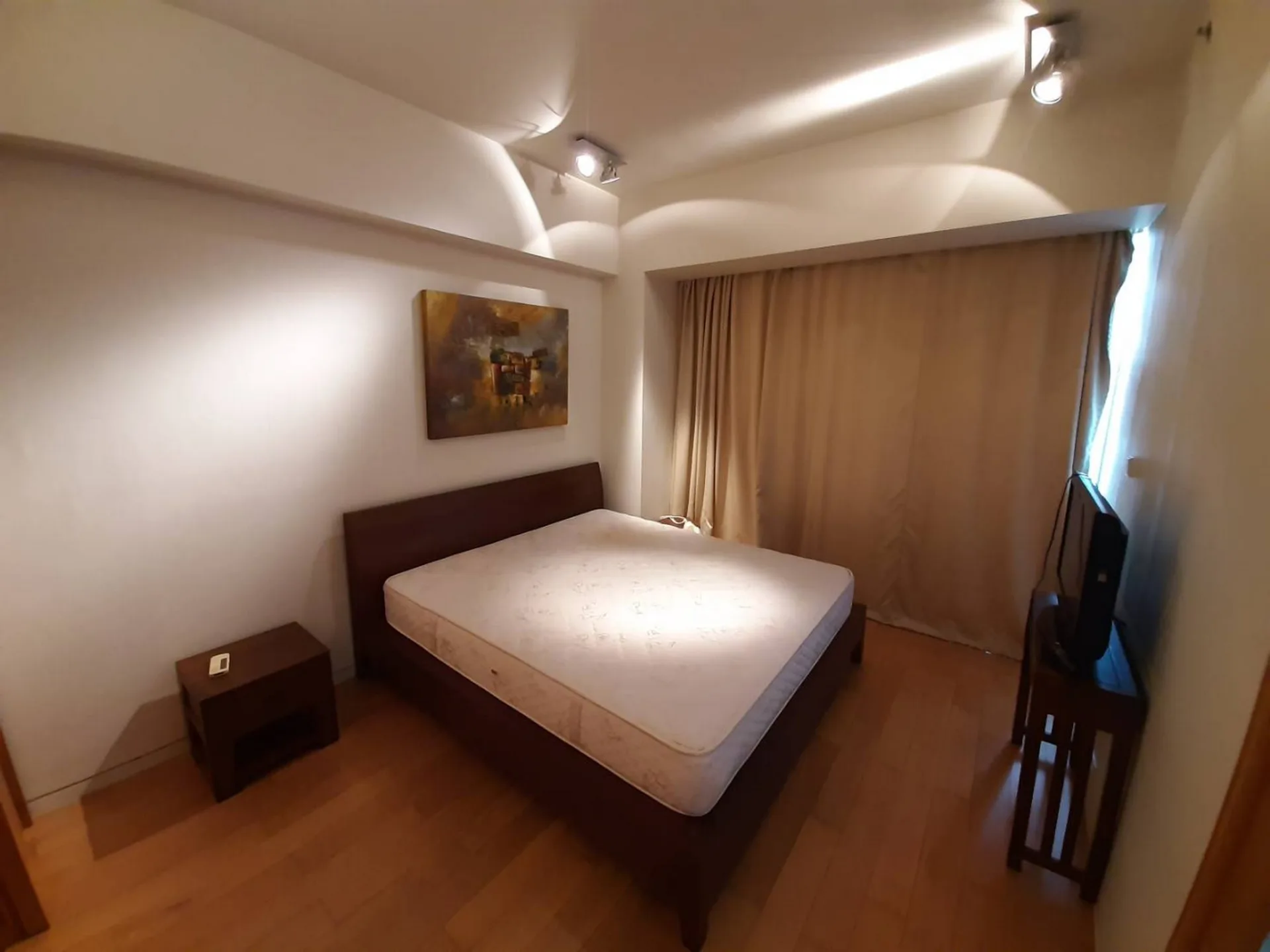 Property photos for The Met