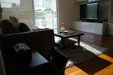 Property photos for Siri On 8