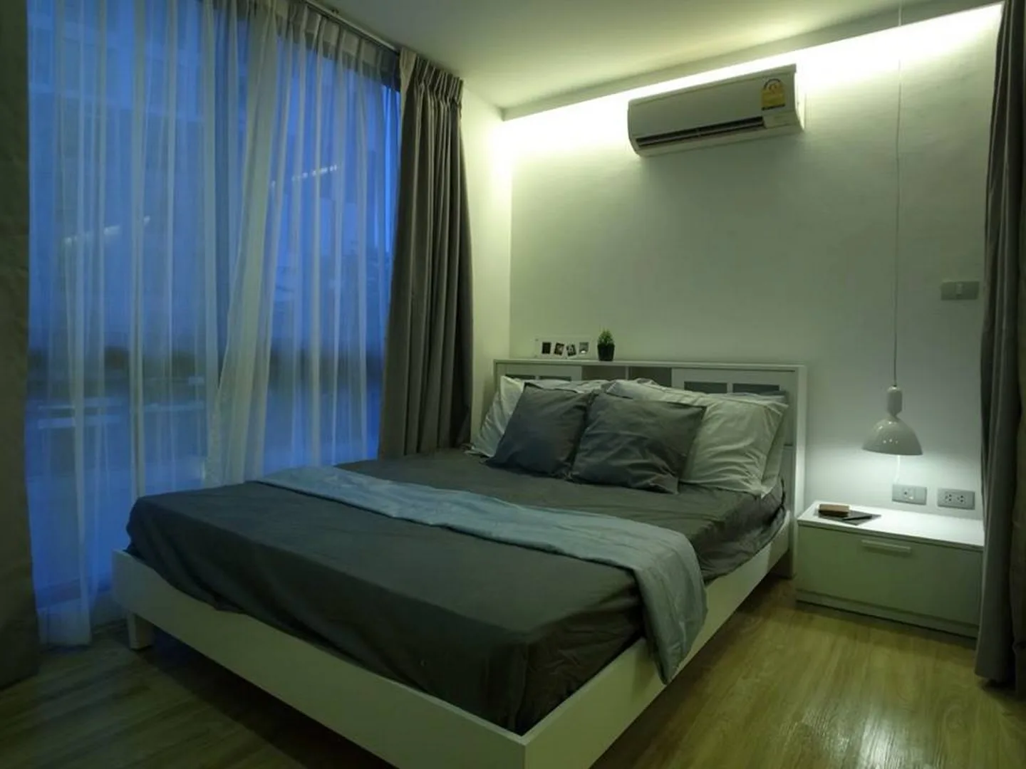 Property photos for Xvi - The Sixteenth Condominum