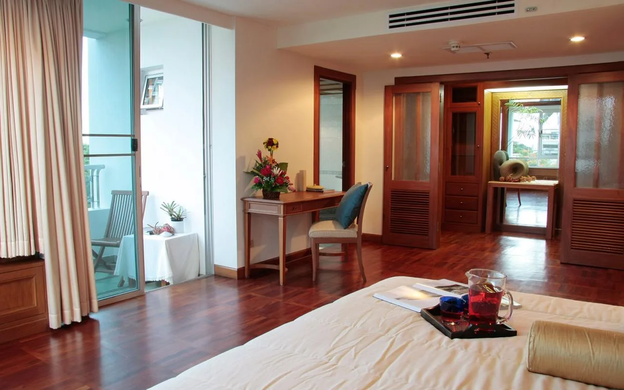 Property photos for Suan Phinit Place