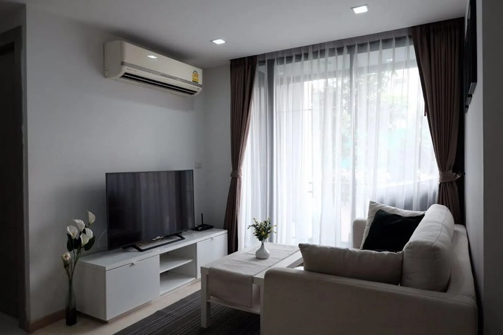 Property photos for SOCIO Inthamara