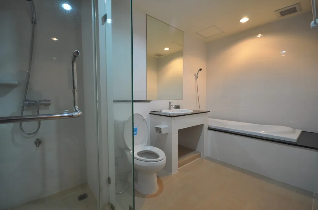 Property photos for The Amethyst Sukhumvit 39