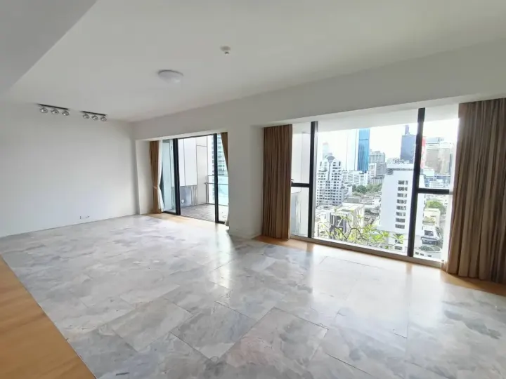 Property photos for The Met