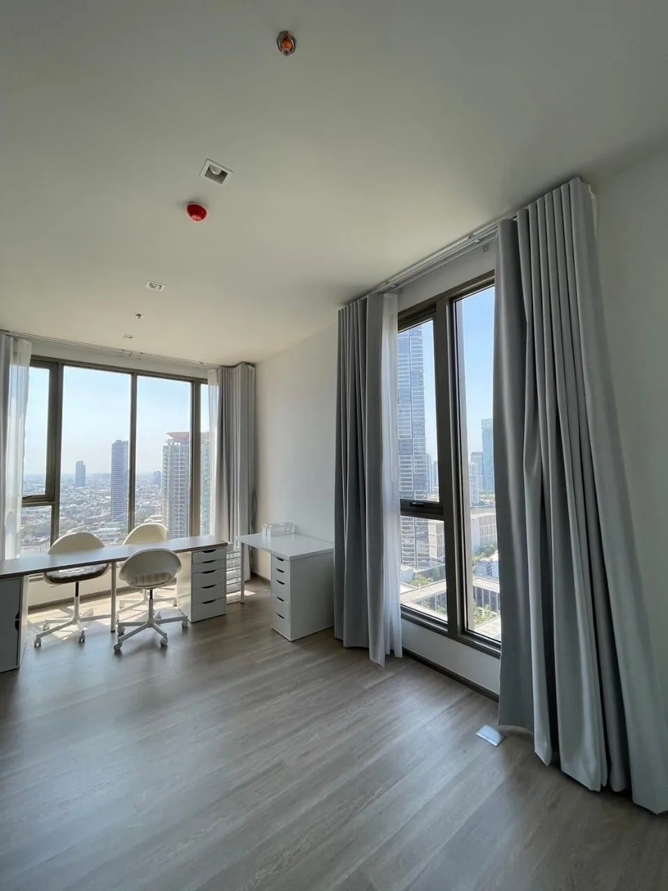 Property photos for Rhythm Charoenkrung Pavillion