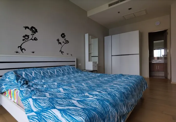 Property photos for Noble Reveal